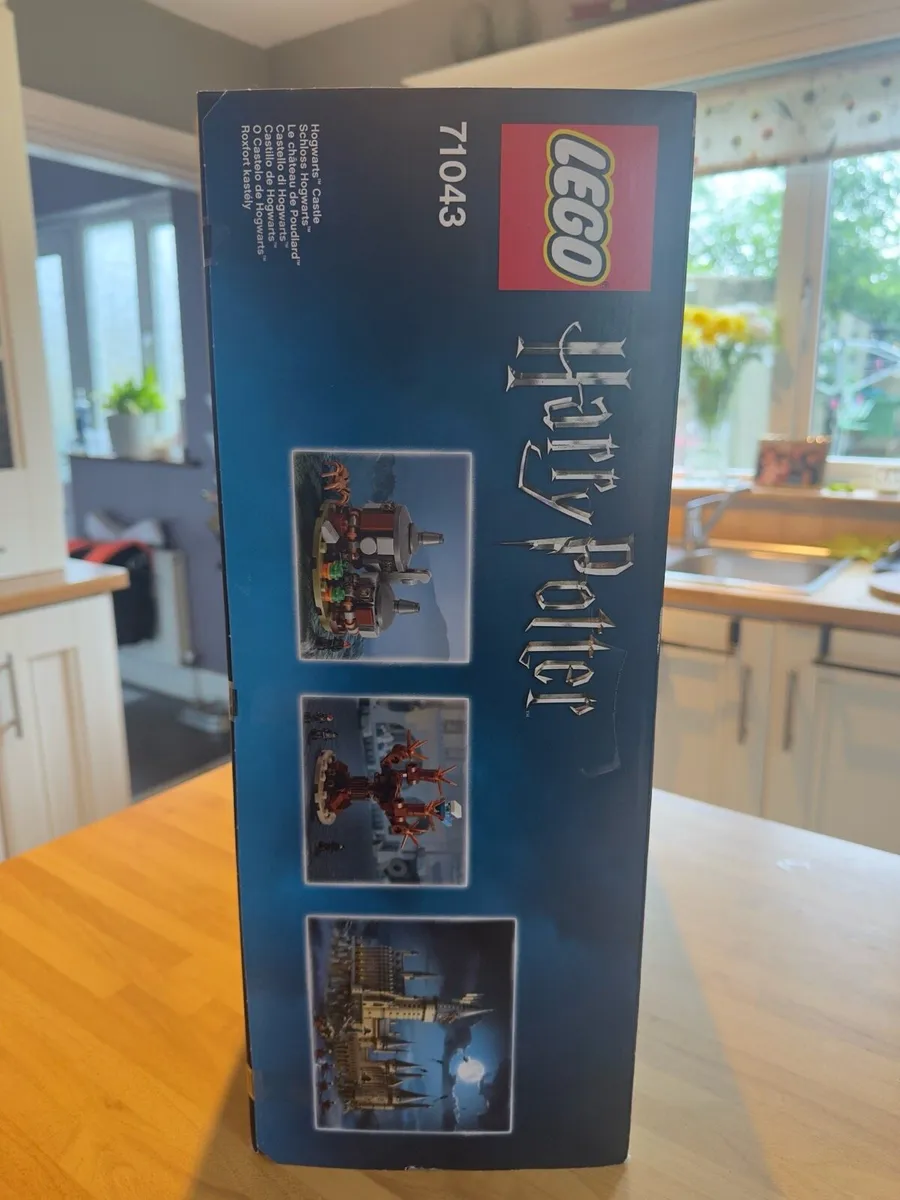 Lego Hogwarts Castle #71043 - Image 2