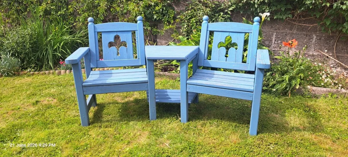 Hardwood garden furniture - Image 1