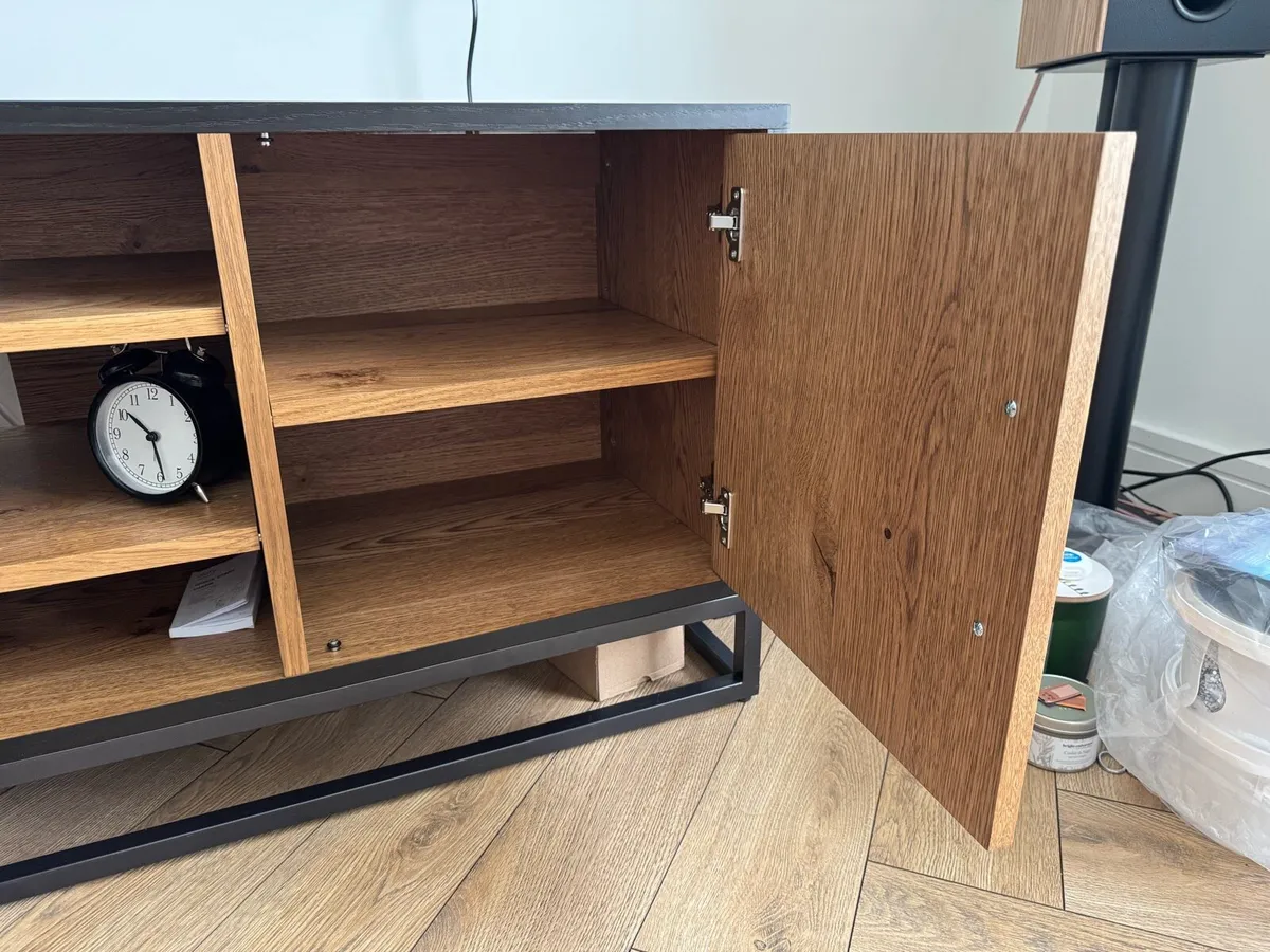 TV Unit - Image 2