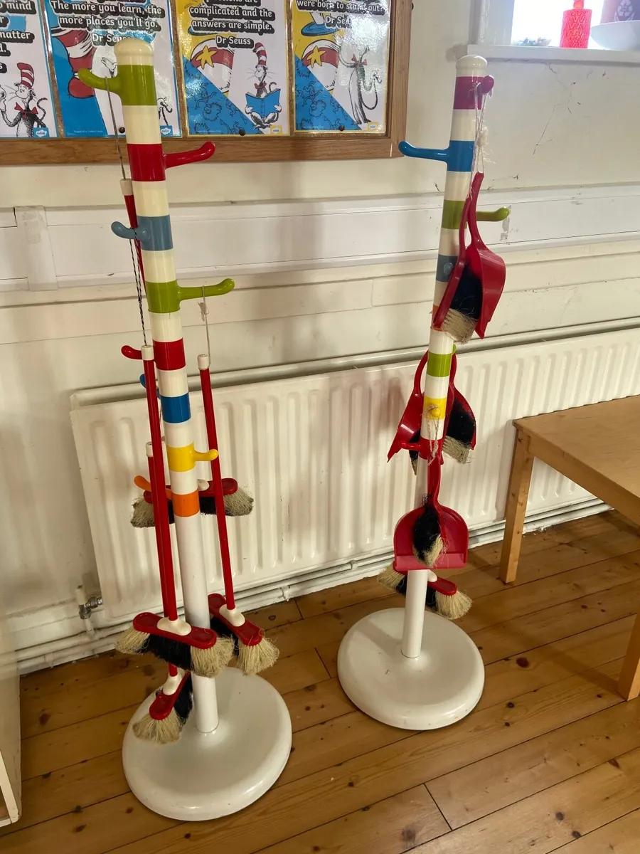 School equipment - Image 3