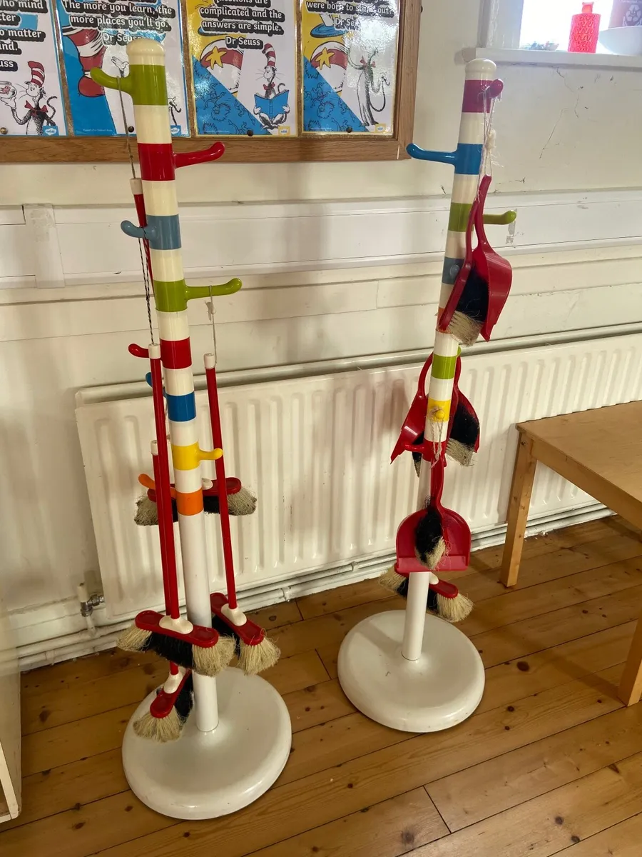 School equipment - Image 4