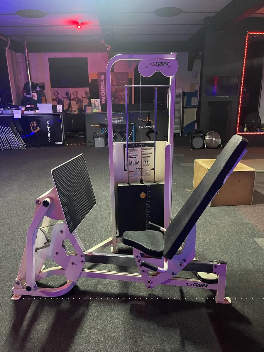Cybex VR Leg Press