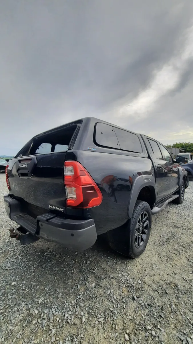 2023 Toyota Hilux Invincible X For Dismantling - Image 3