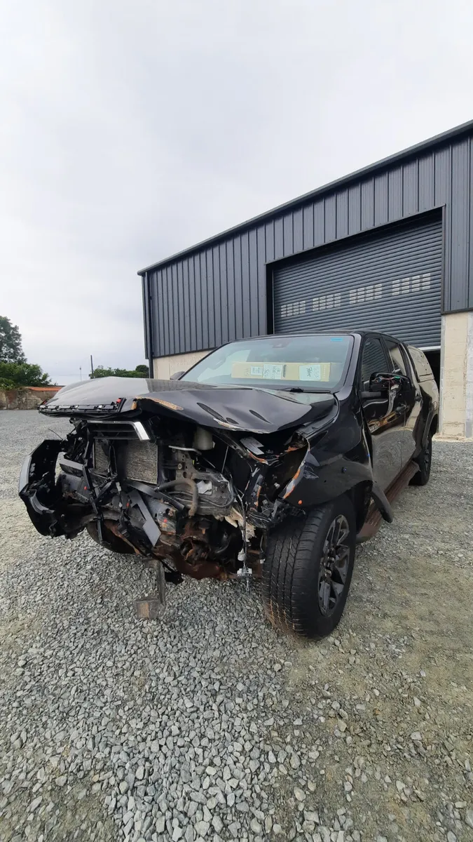 2023 Toyota Hilux Invincible X For Dismantling - Image 2