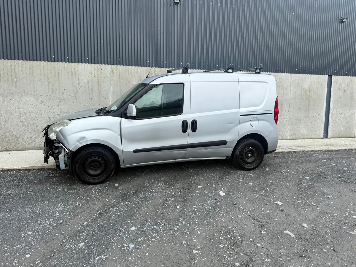 2015 Vauxhall Combo 1.3 Diesel - Image 1