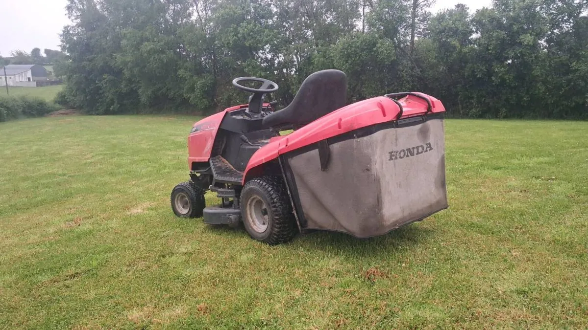 Castlegarden ride on lawnmower - Image 3