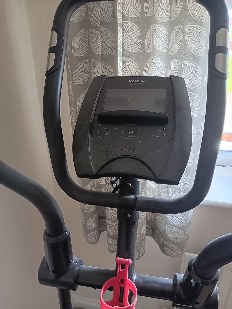 Gx40 reebok cross trainer - Image 2