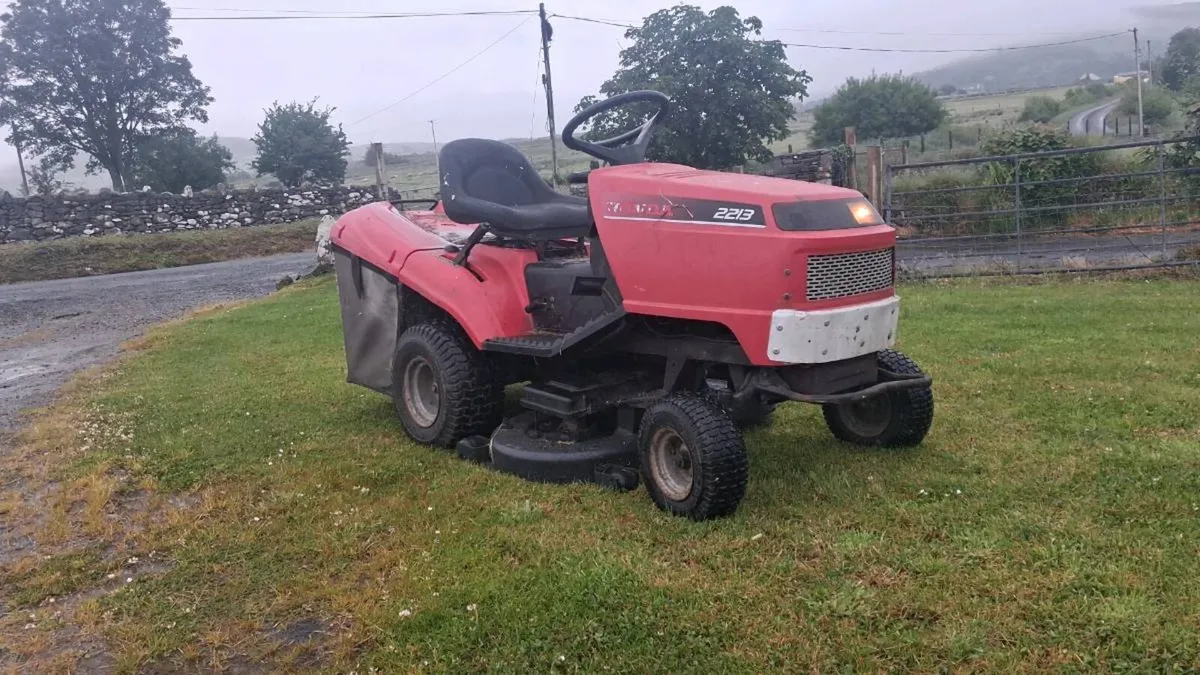 Castlegarden ride on lawnmower - Image 4