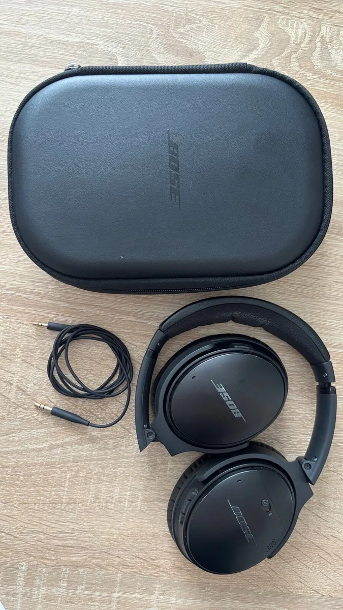 Bose QuietComfort 35 Headphones - Image 1