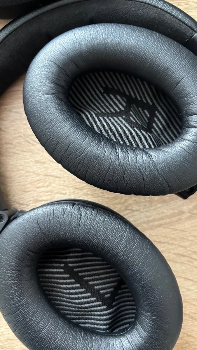 Bose QuietComfort 35 Headphones - Image 3