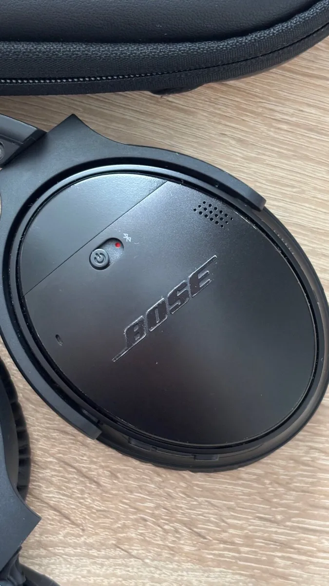 Bose QuietComfort 35 Headphones - Image 4