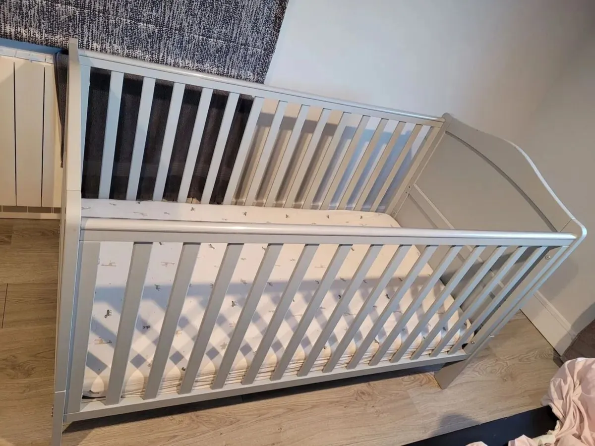 Cot bed - Image 3