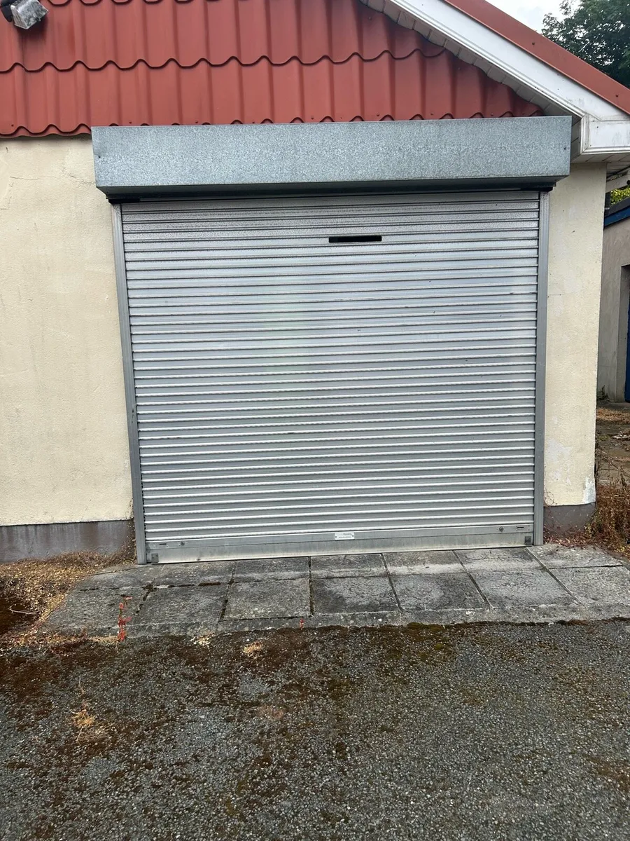 Manual Roller shutter - Image 1