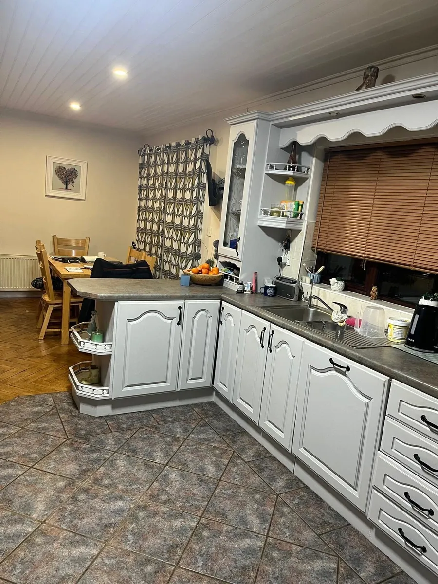 Kitchen - Image 4