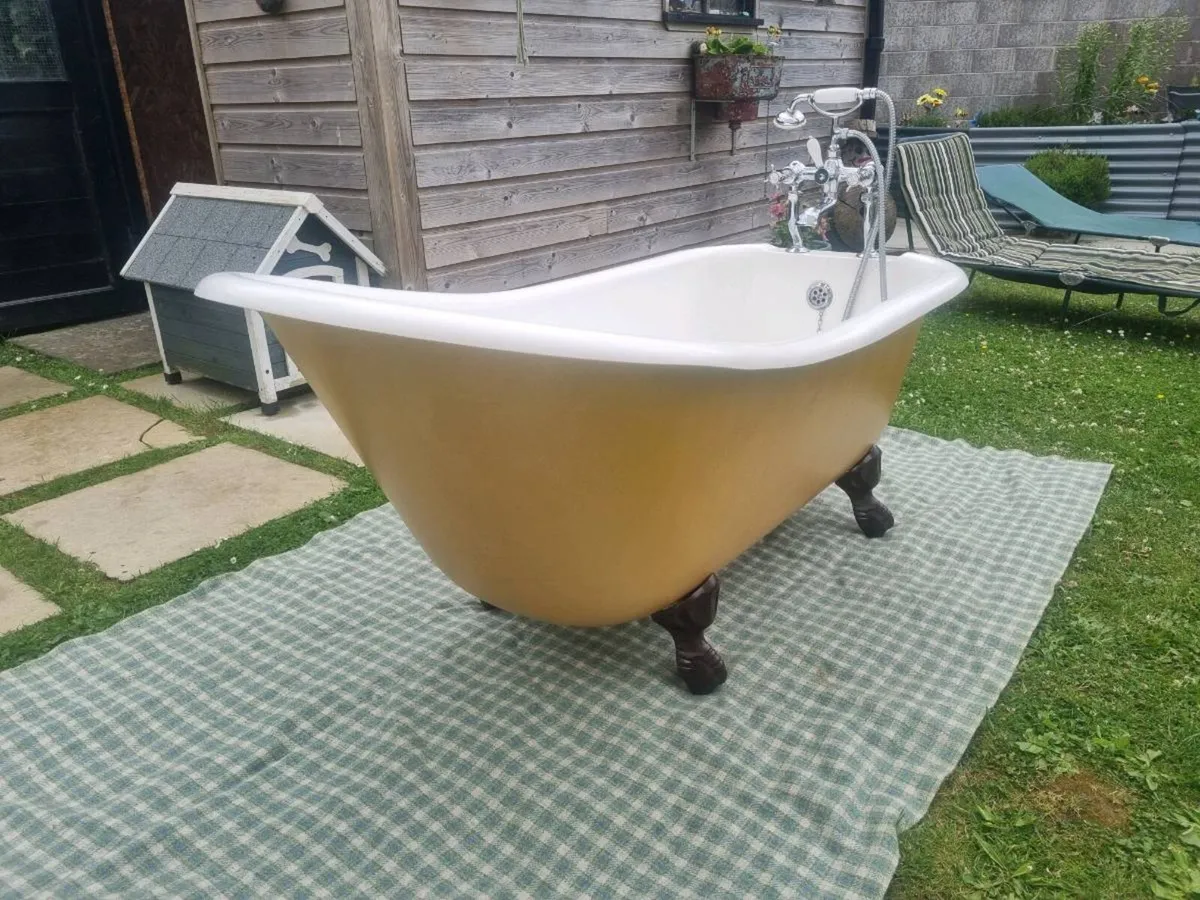 Bath tub - Image 3
