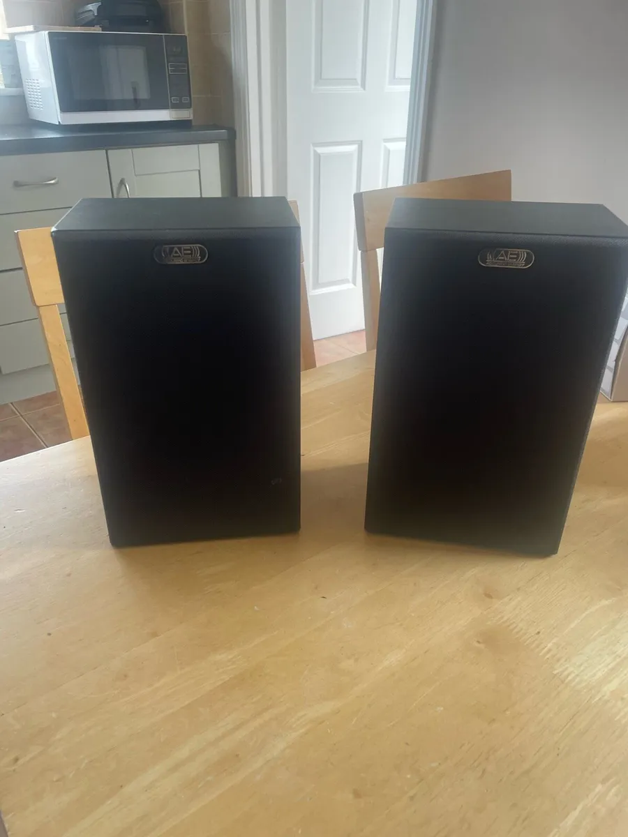 Acoustic energy 100 book shelf speakers mk1 - Image 1