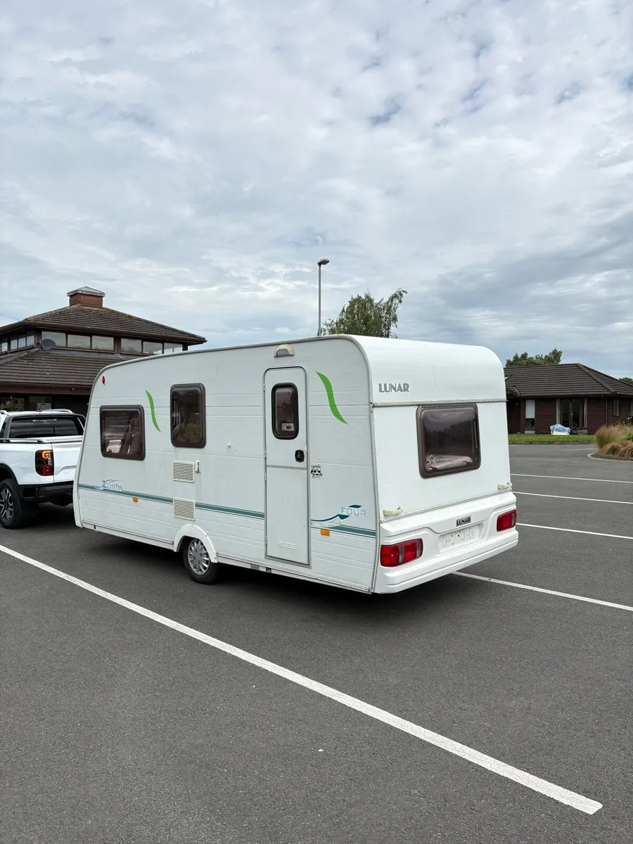 Lunar Zenith 4 Berth Lightweight Caravan - Image 3