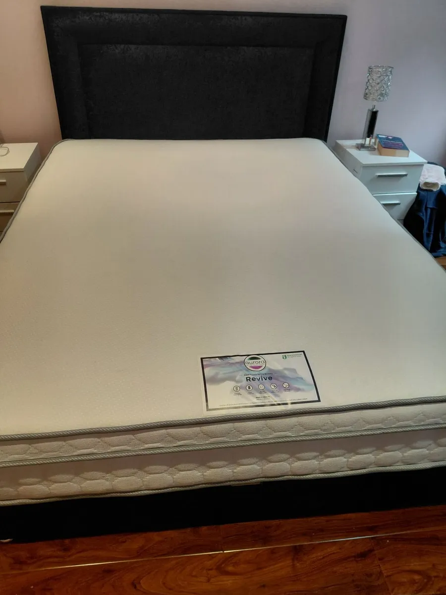 King Divan bed and mattress - Image 1