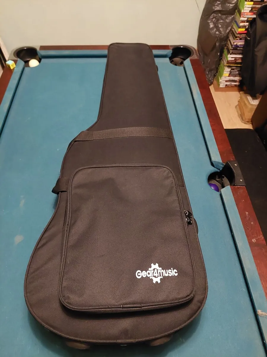 Squier Telecaster with case and overdrive pedal - Image 4