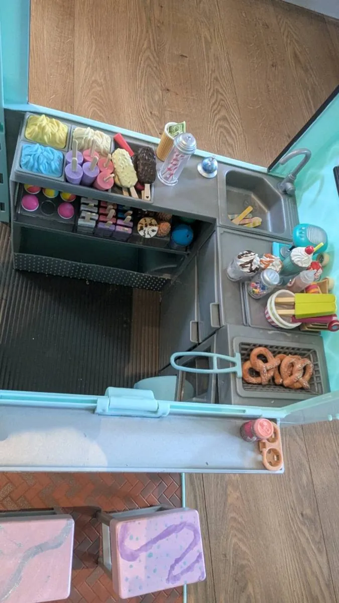 Our Generation Ice Cream Van - Image 2