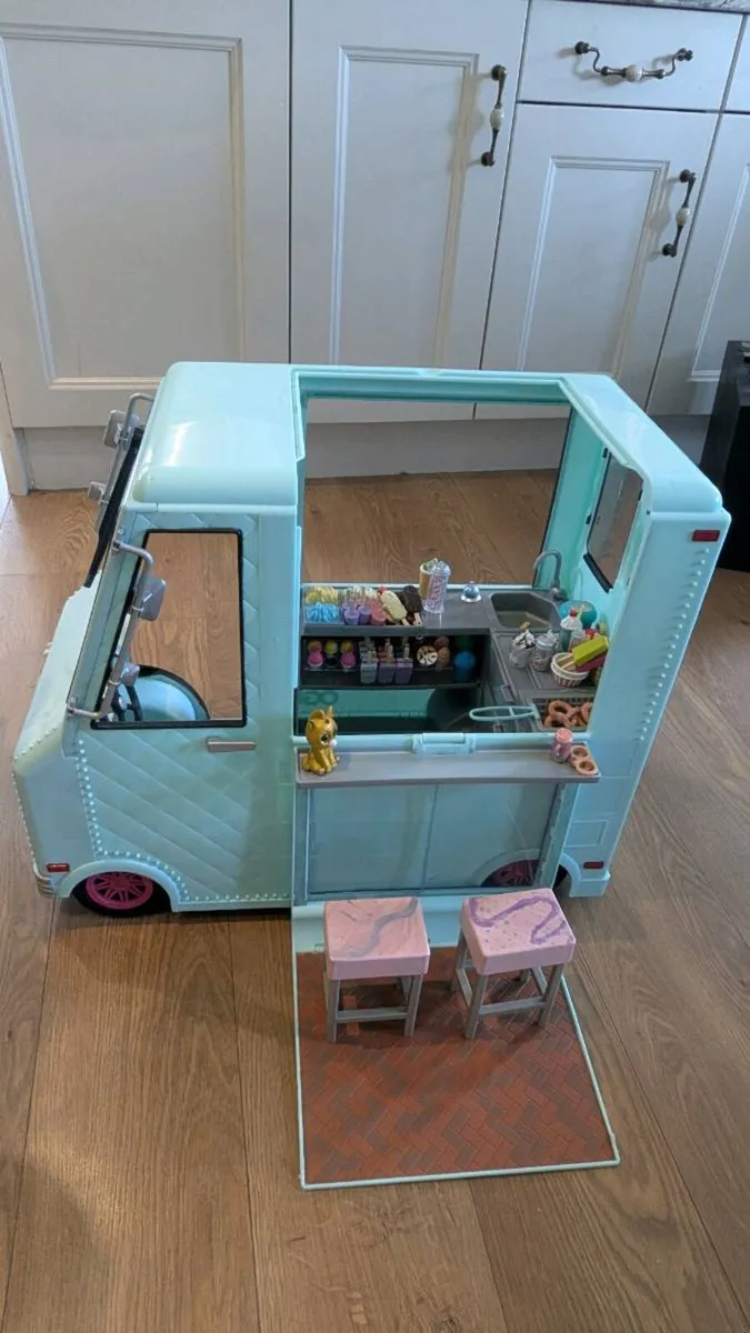 Our Generation Ice Cream Van - Image 3