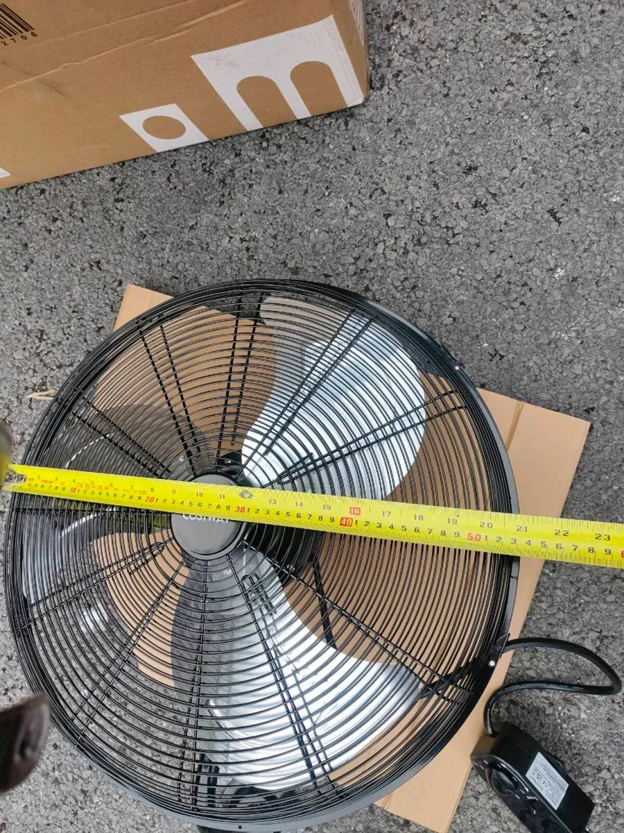 Large wall mounted fan - Image 4