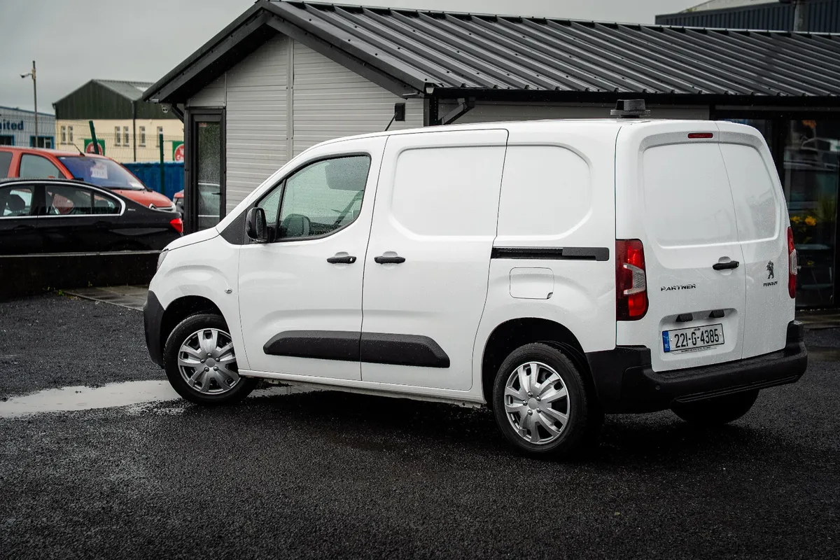 2022 PEUGEOT PARTNER 3 SEATER TURBO DIESEL - Image 2