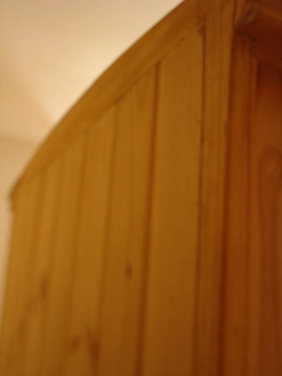 LARGE BOW TOP QUALITY SOLID PINE WARDROBE. - Image 2