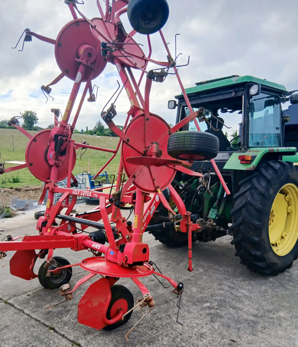 2010 Lely Lotus 770 Stabilo Tedder – 7.7m, 6 Rotor - Image 1