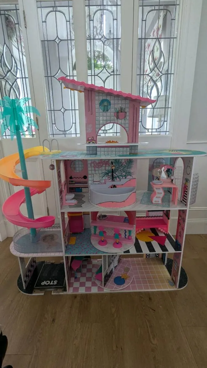 LOL Doll House - Image 1