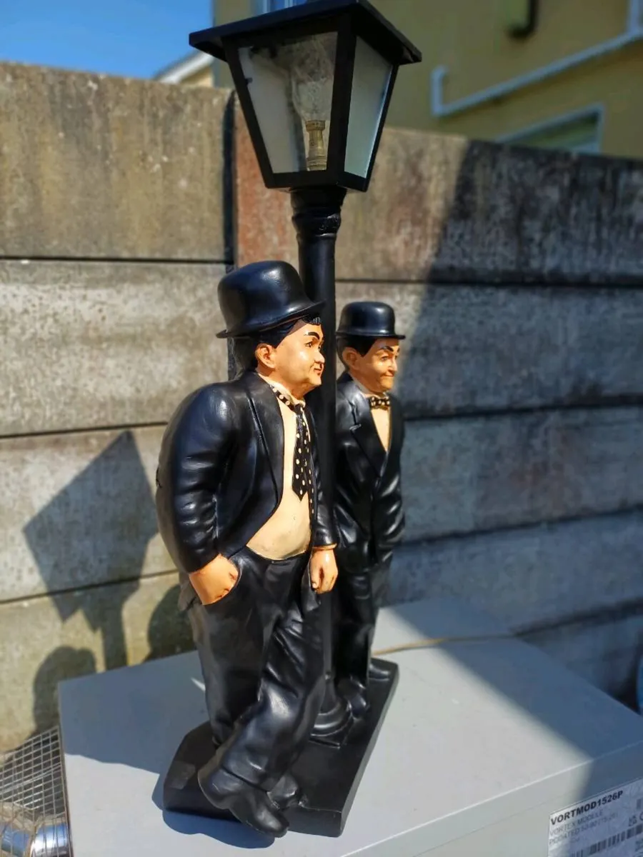 Large Vintage Laurel & Hardy Sculpture - Image 3