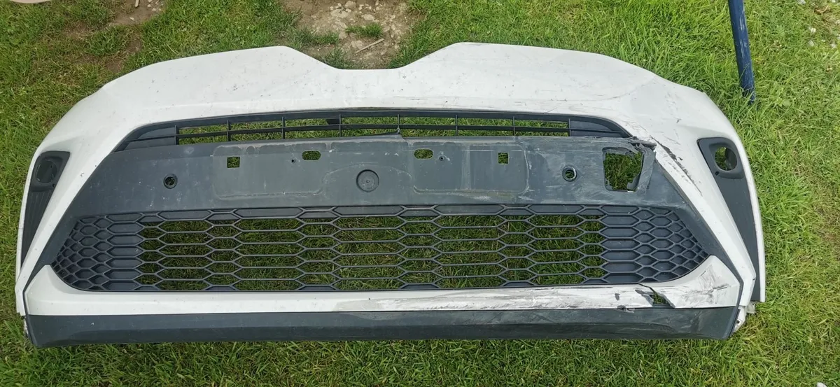 Toyota C-HR front bumper - Image 1