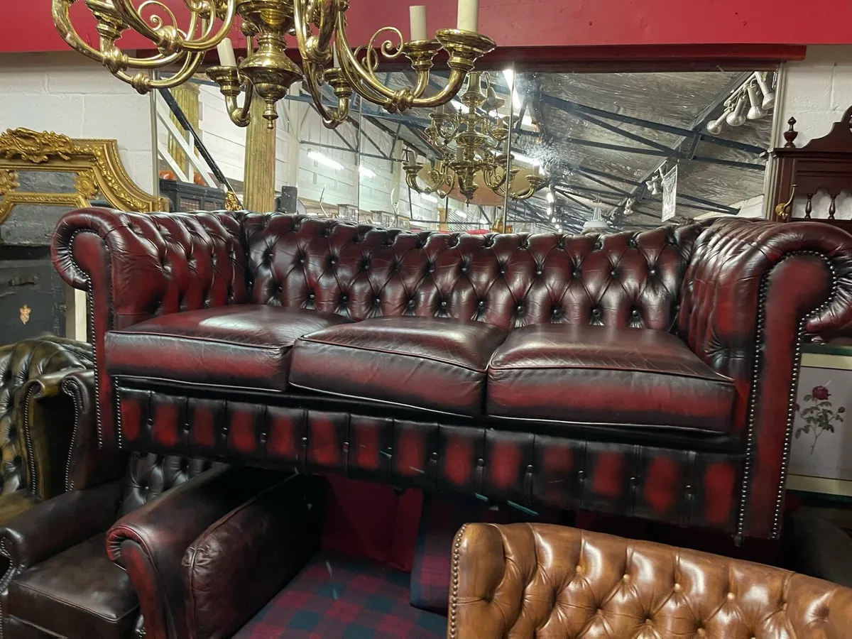 Chesterfield sofa - Image 2