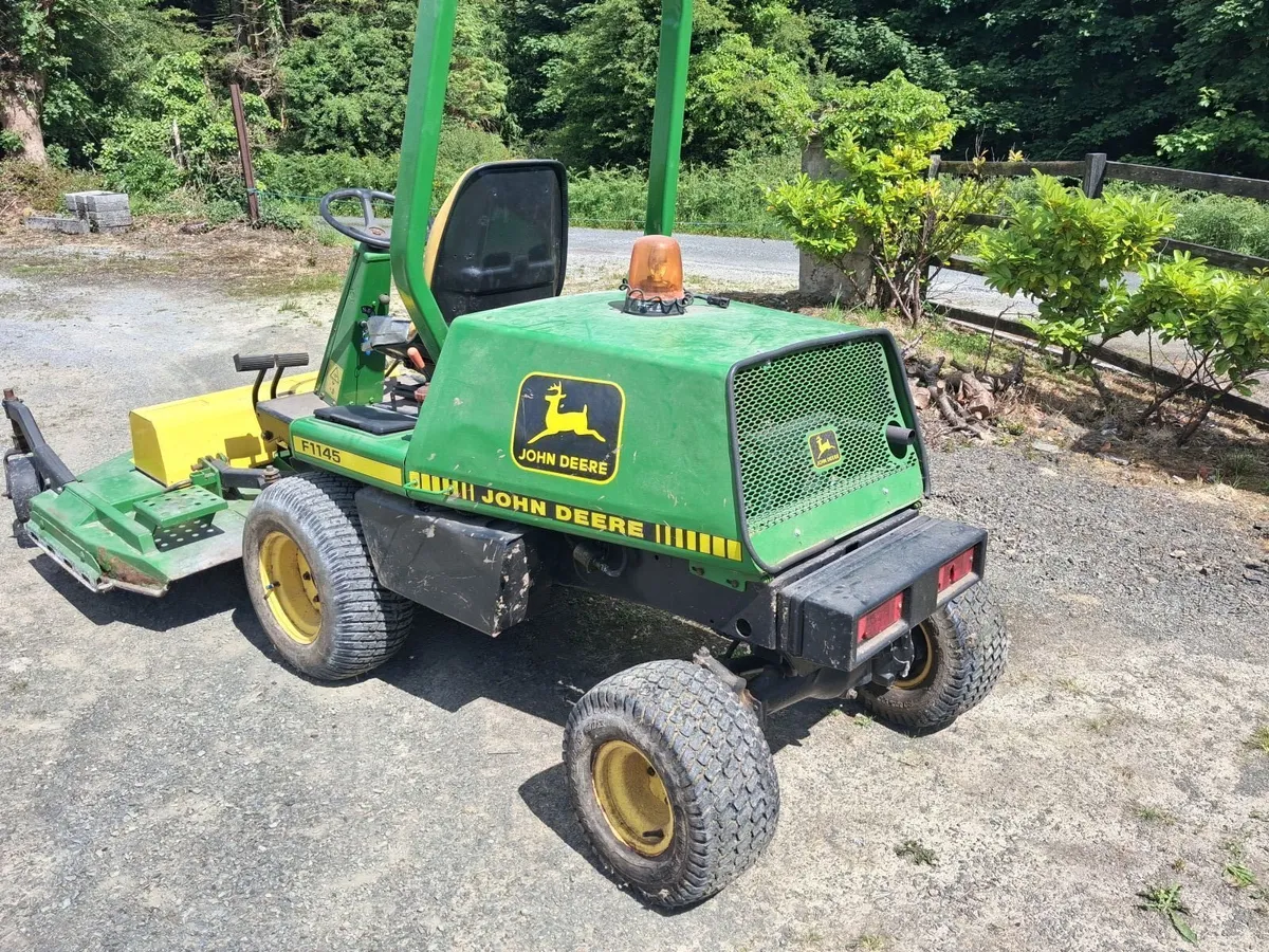John deere front deck grass mower - Image 1