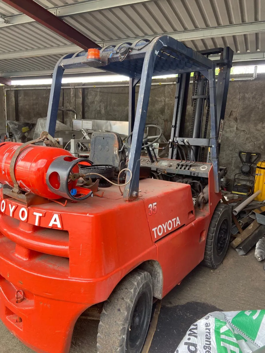 Toyota 3.5T forklift - Image 2