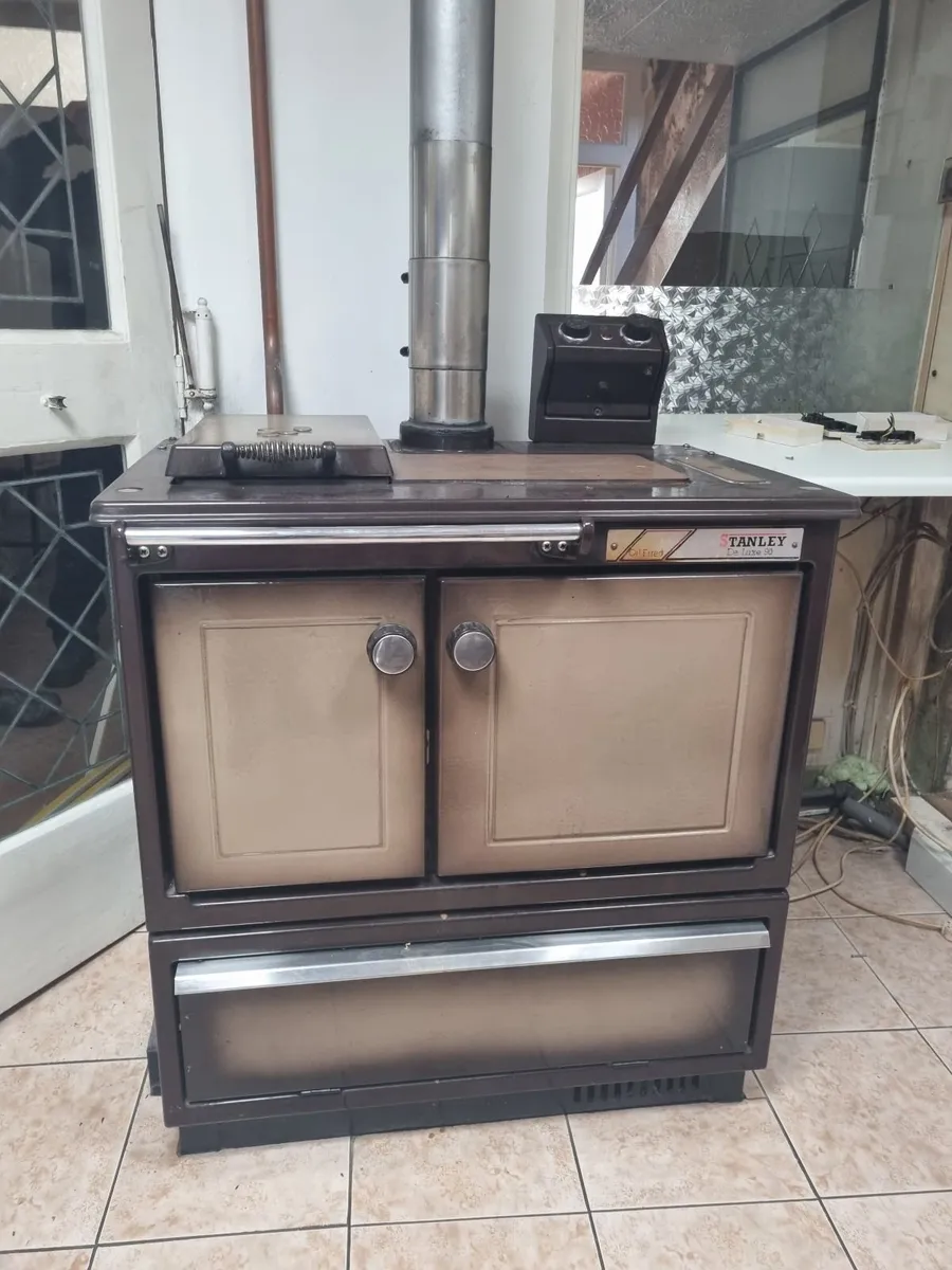 Stanley oil fired range De Lux 90 - Image 1