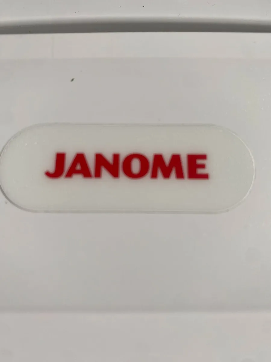Janome QC 6125 Sewing Machine - Image 2