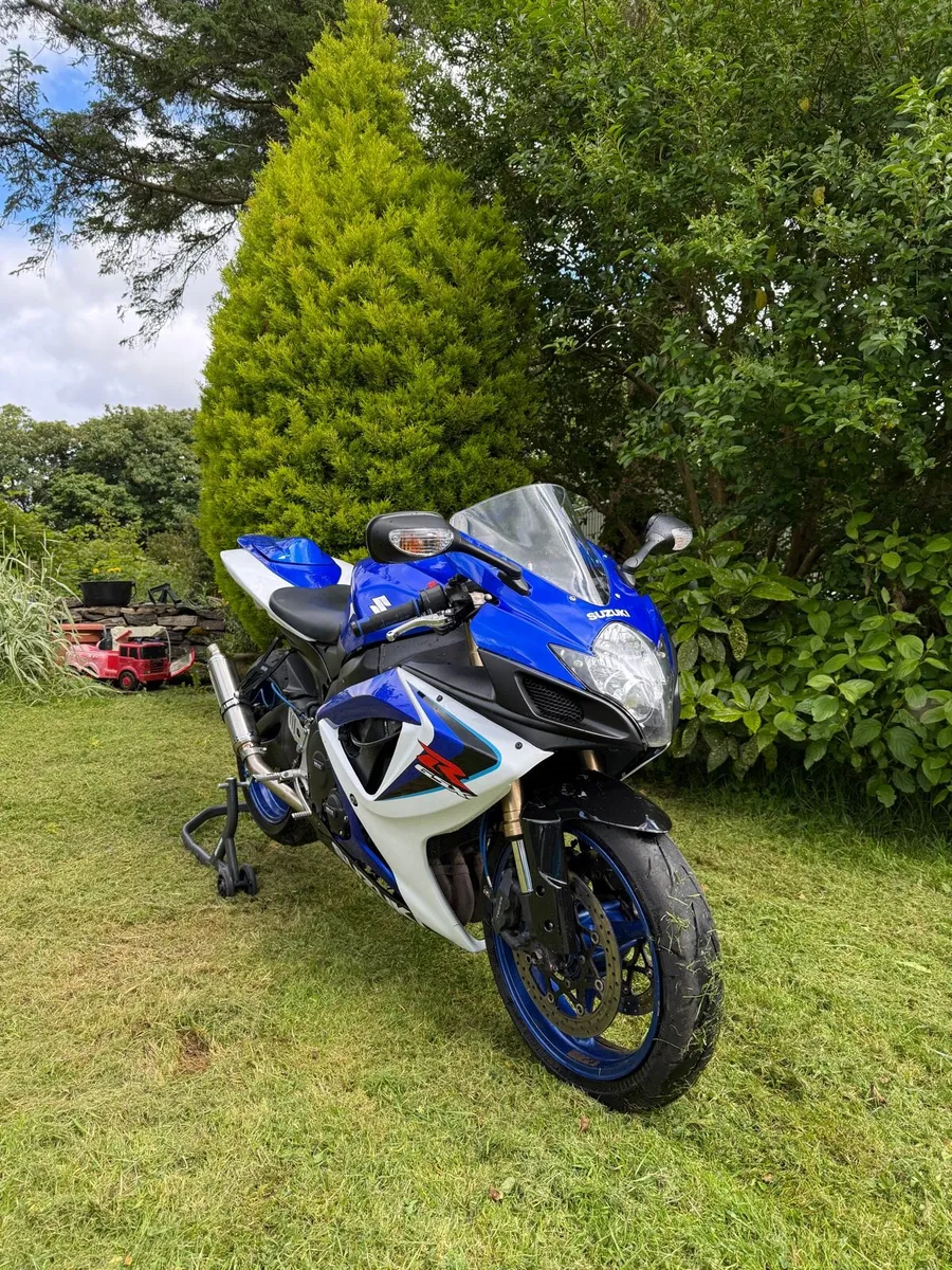 Suzuki Gsxr 600 k7 - Image 1
