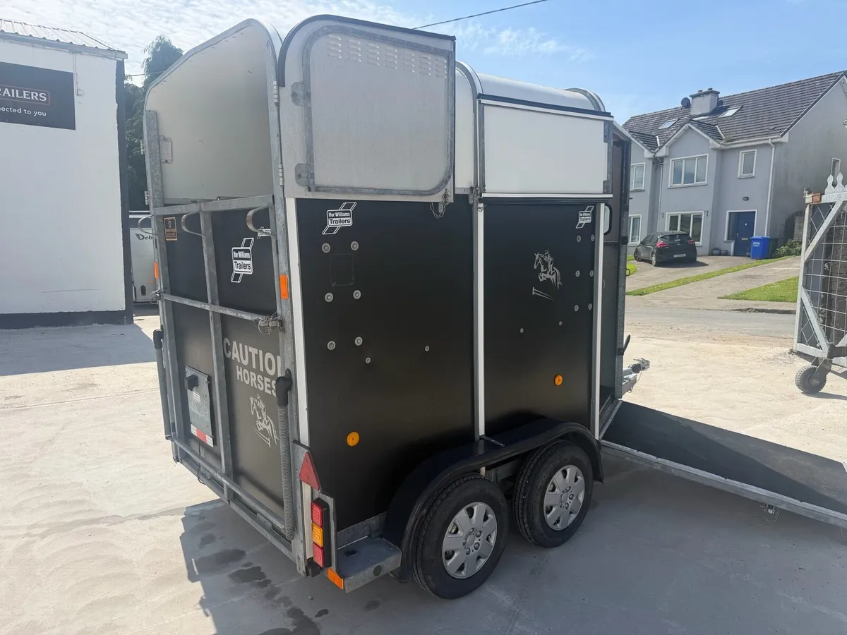 Ifor Williams HB 505 horse box - Image 3