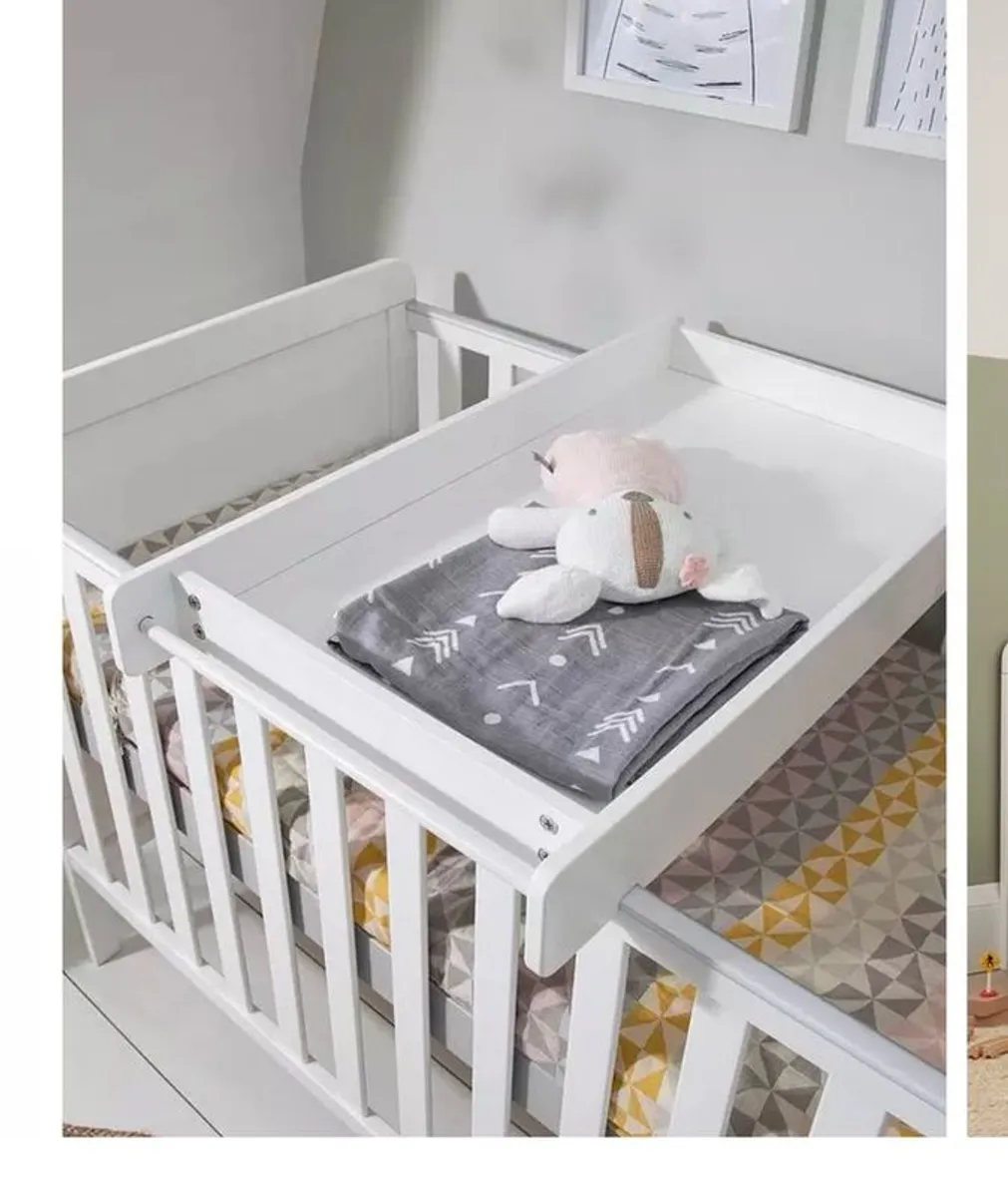 White baby cot - Image 4