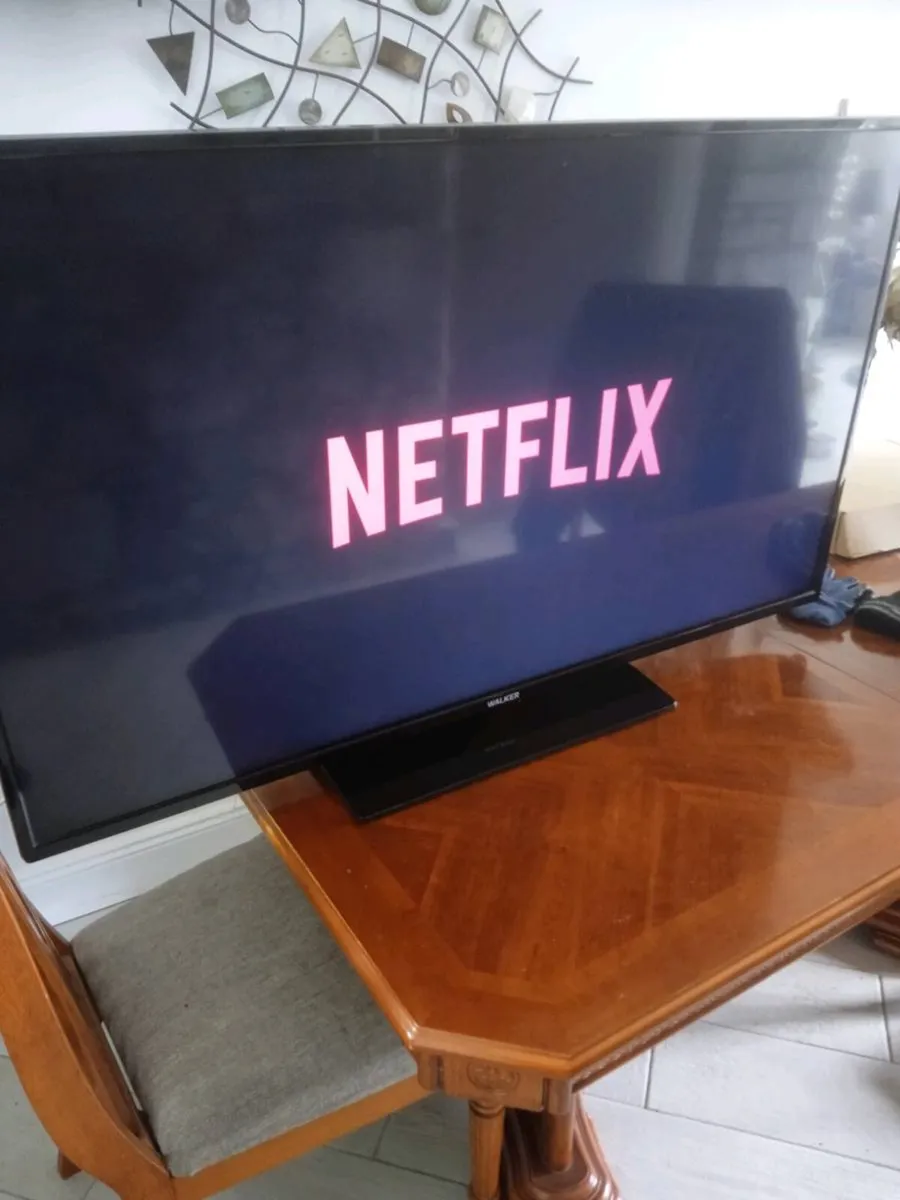 50 inch smart TV - Image 2