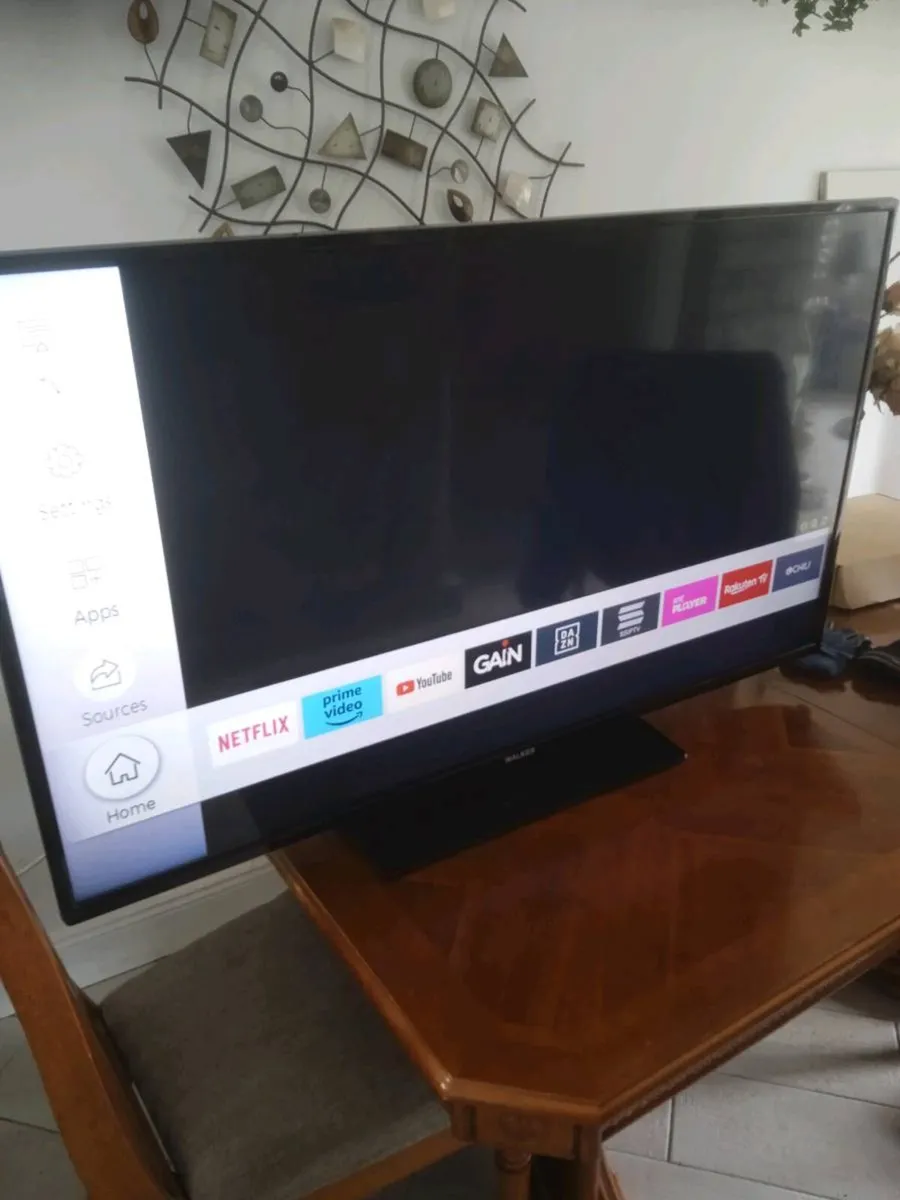 50 inch smart TV - Image 3