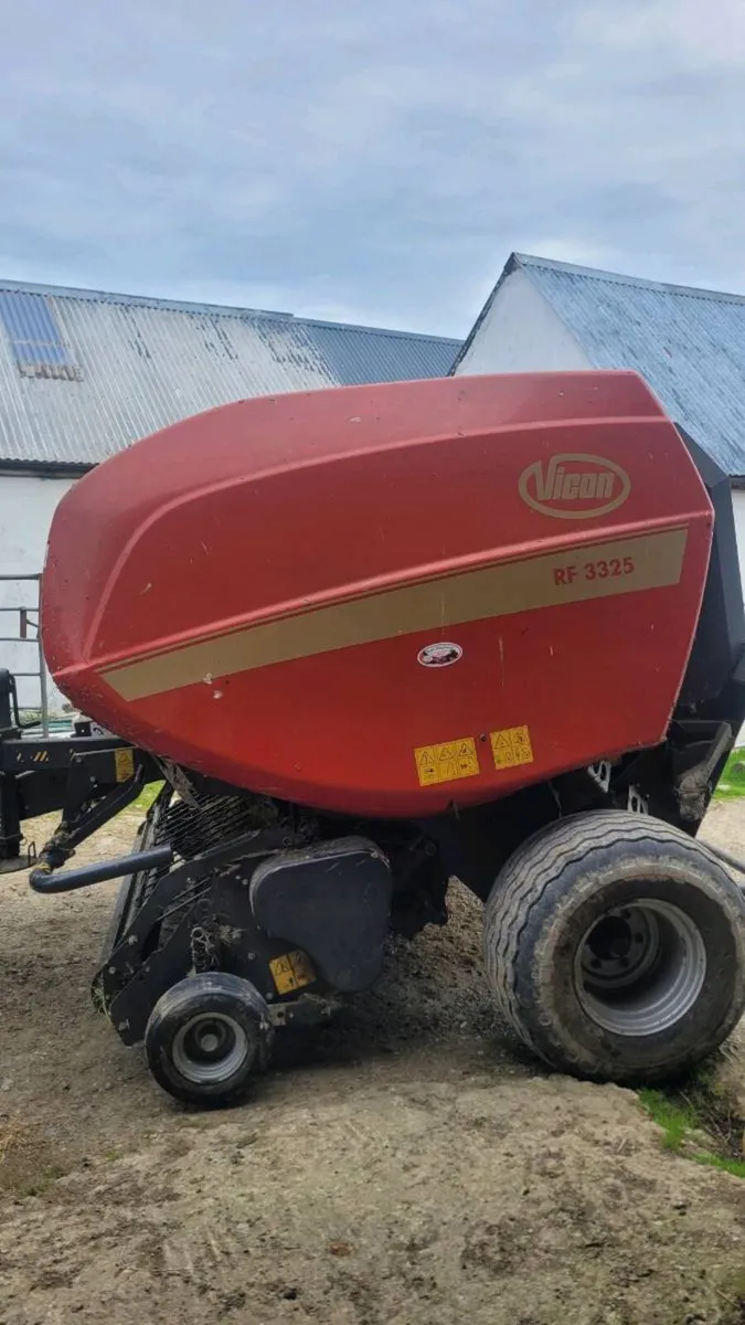 Vicon RF3325 round baler - Image 3