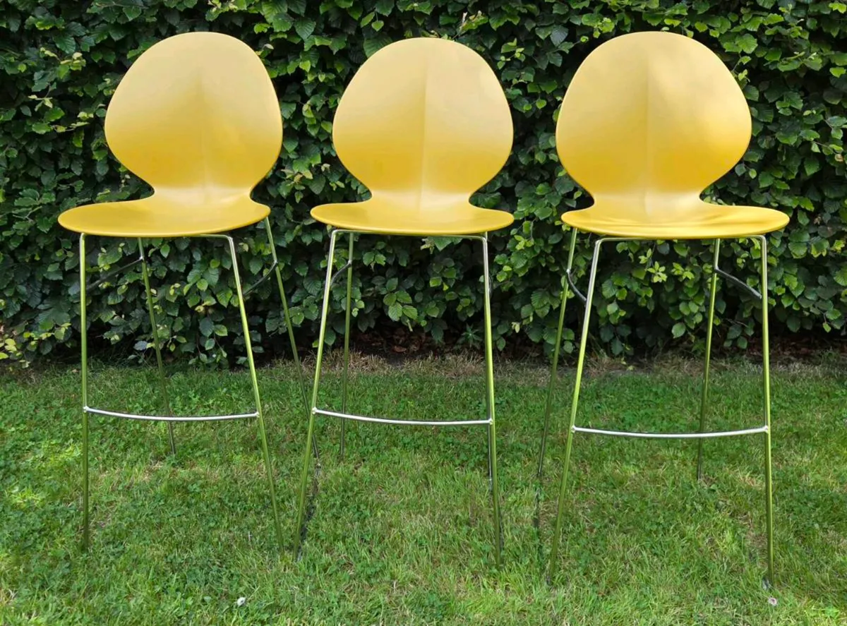 Caligaris Kitchen Stools - Image 2