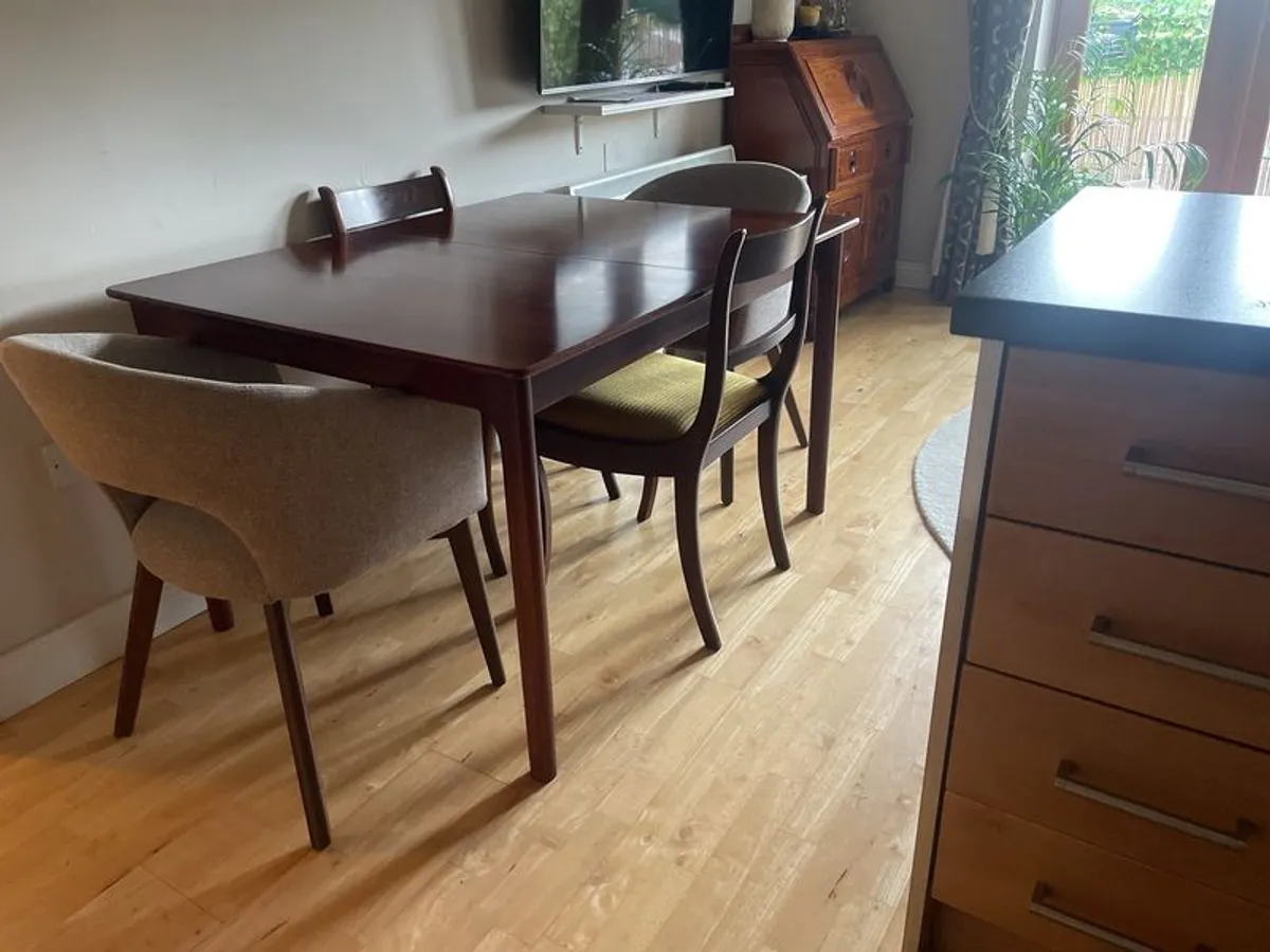 Small mid-century dining table by McIntosh - extendable - Image 1