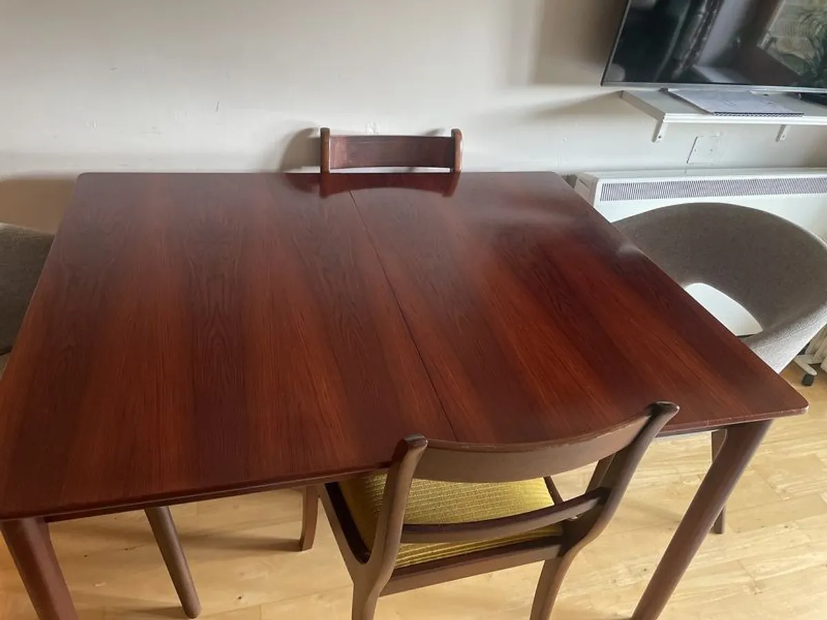 Small mid-century dining table by McIntosh - extendable - Image 2