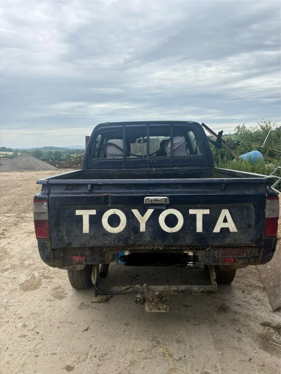 Toyota hilux 2004 - Image 3