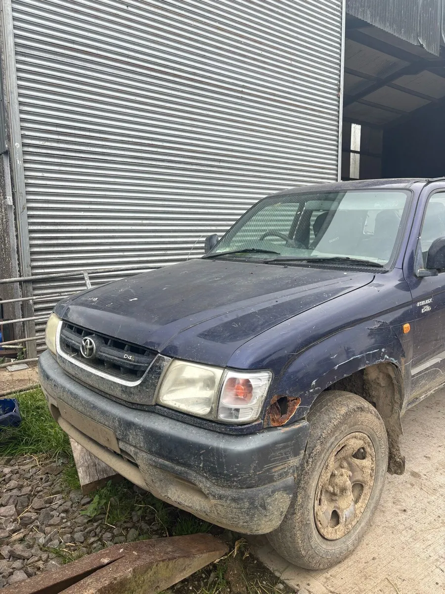 Toyota hilux 2004 - Image 2