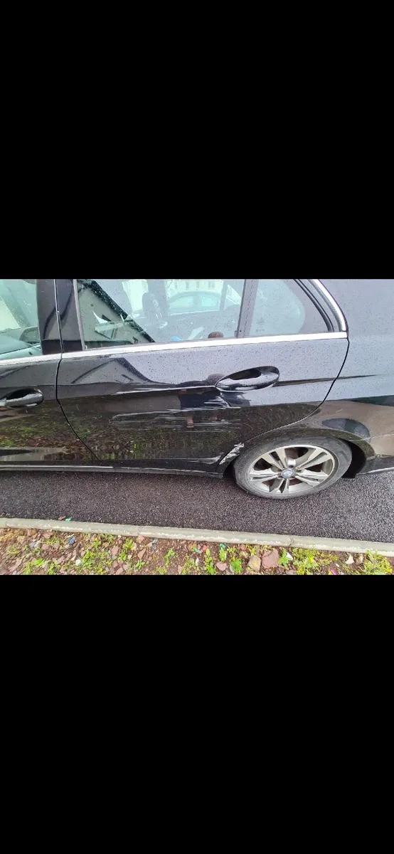Mercedes-Benz E220 2014 Automatic Diesel - Image 2