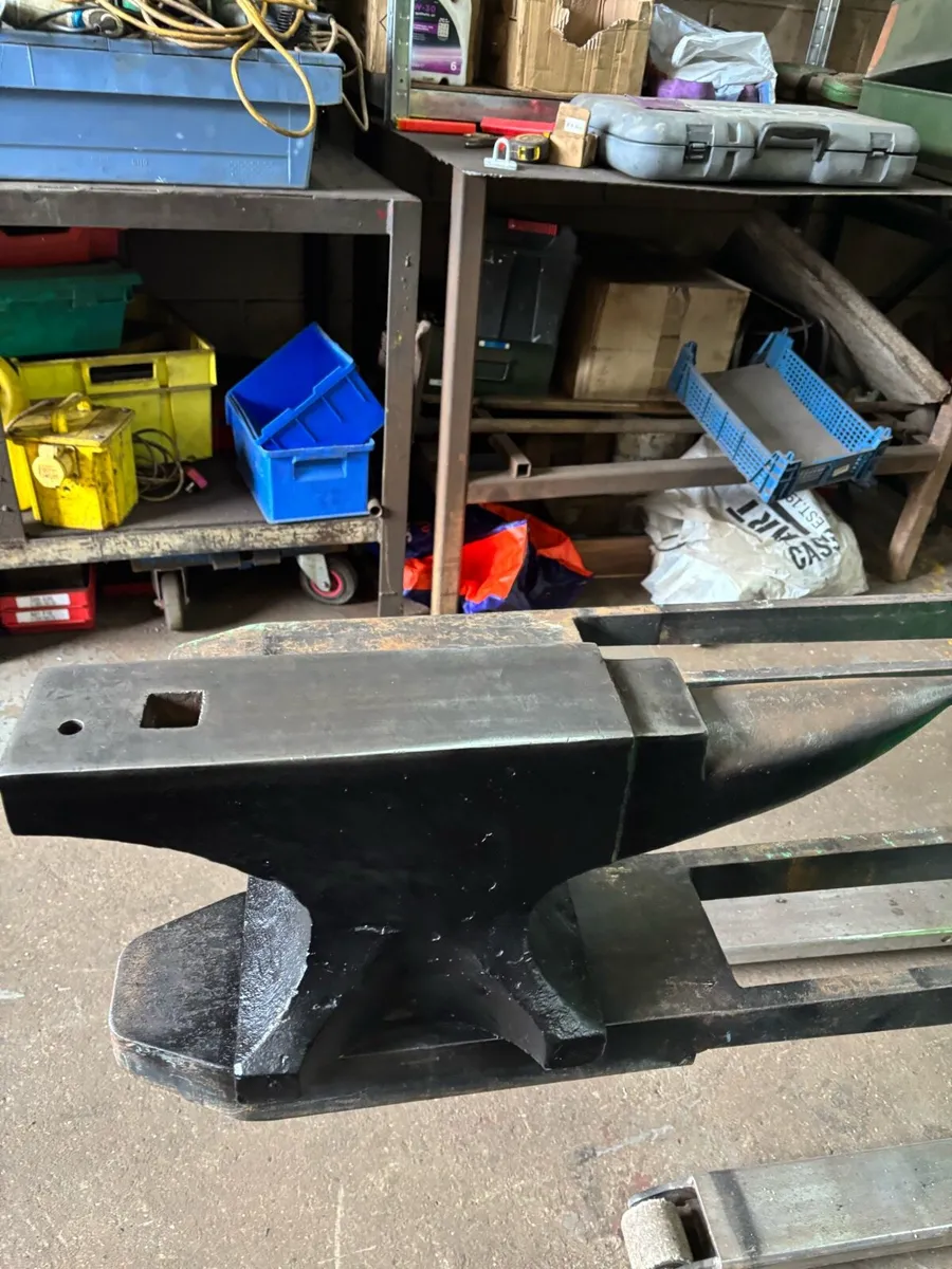 51 kg. J B ORIGINAL anvil cast steel. Perfect - Image 2